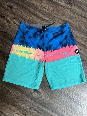 Hurley Men’s Blue Teal Coral Tie-Dye Board Shorts